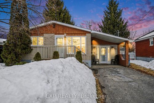 381 Dominion St S, Alexandria, ON, K0C1A0 | Card Image