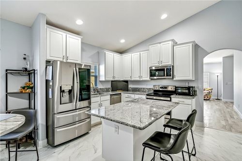 535 Valencia Cir, Vero Beach, FL, 32968-6014 | Card Image