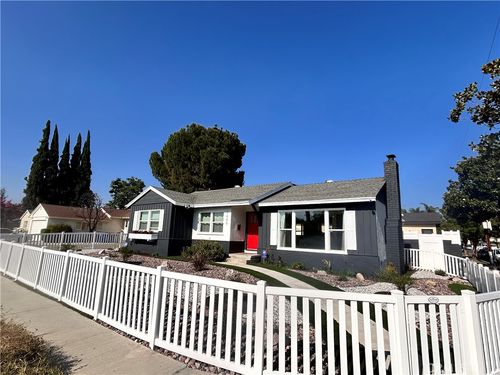 7400 Hatillo Ave, Winnetka, CA, 91306-3948 | Card Image