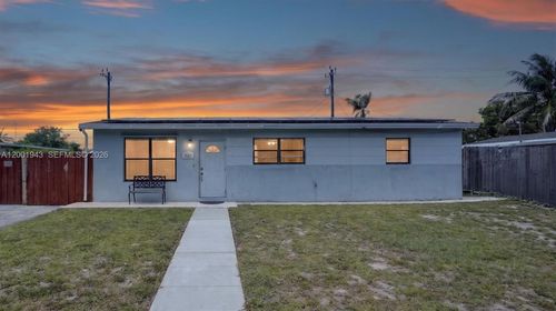 1121 Ne 211th St, Miami, FL, 33179 | Card Image
