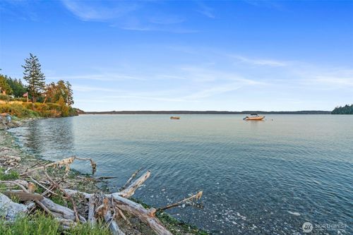 90 Margaret St, Port Ludlow, WA, 98365-9505 | Card Image