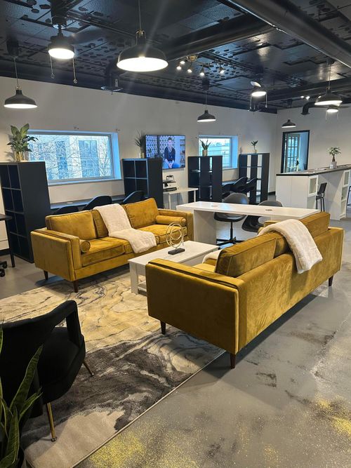 200-a-781 Northwest Blvd, Columbus, OH, 43212-3858 | Card Image