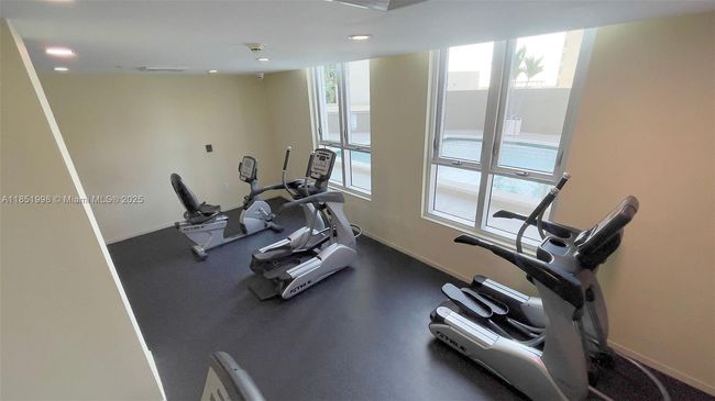 APT-1710 - 9055 Sw 73 Rd Ct, Condo with 2 bedrooms, 2 bathrooms and null parking in Pinecrest FL | Image 19