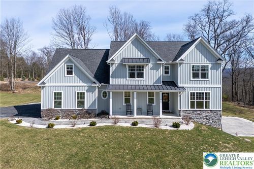 106 Lumbermill Ln, Stroudsburg, PA, 18360-8737 | Card Image