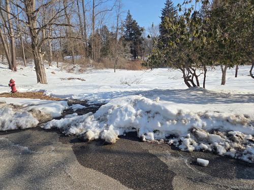 15 Dykeman St, Pawling, NY, 12564-1019 | Card Image