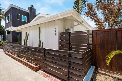 247 Cedar St, Newport Beach, CA, 92663 | Card Image