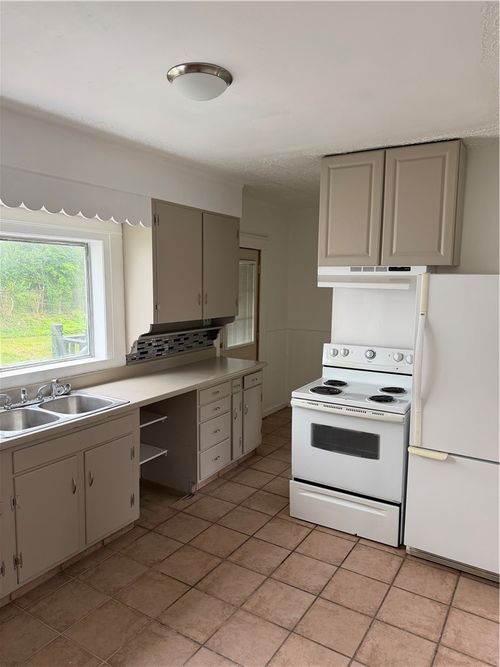 80 Maplewood Ave, Dayton, OH, 45405-2833 | Card Image