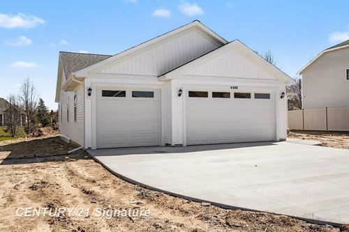 4466 E Lakecress Dr, Saginaw, MI, 48603-1696 | Card Image