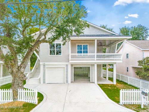 218 Demetz Ave, Pass Christian, MS, 39571-4404 | Card Image
