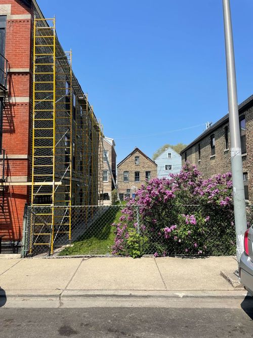 924 W 32nd Pl, CHICAGO, IL, 60608-6617 | Card Image