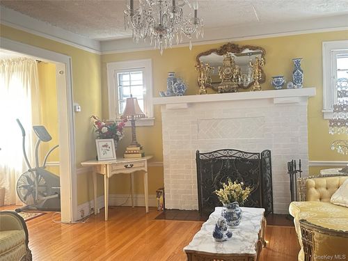 2936 Curtis St, East Elmhurst, NY, 11369-1934 | Card Image