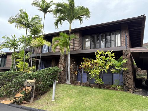32-3065 La Pietra Cir, Honolulu, HI, 96815-4736 | Card Image