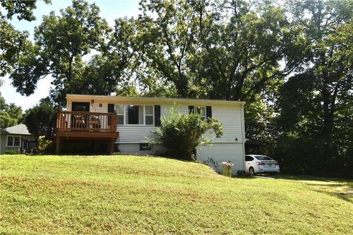 9313 Nw 68th St, Parkville, MO, 64152-2603 | Card Image