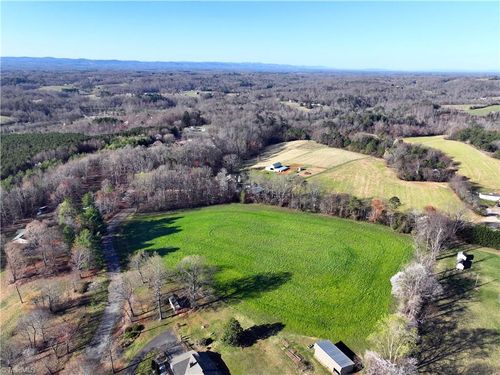 1 Edwards Blackburn Rd, Elkin, NC, 28621 | Card Image