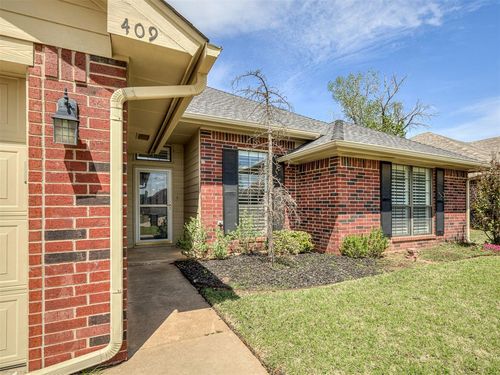 409 E Twelve Oaks Ter, Mustang, OK, 73064-4915 | Card Image