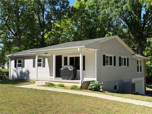 6530 Settle Wood Ln, Tobaccoville, NC, 27050-9620 | Card Image