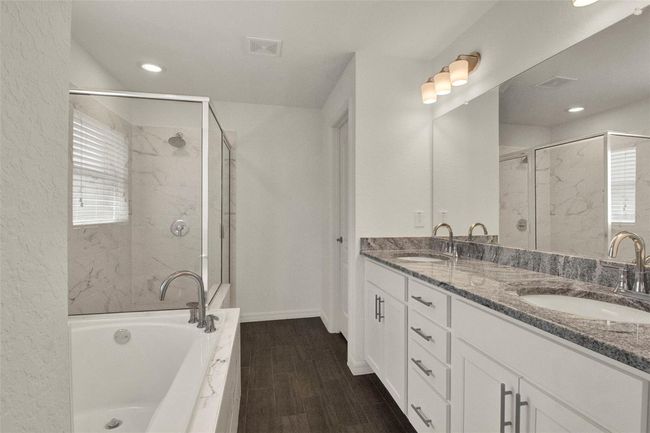 Primary Bathroom | Image 16