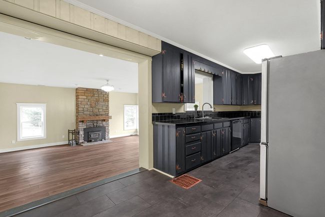 9962 Weaver Rd, House other with 5 bedrooms, 3 bathrooms and null parking in Utica OH | Image 11
