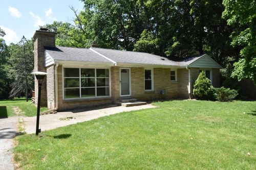 2727 S Waukesha Rd, WEST ALLIS, WI, 53227-2811 | Card Image