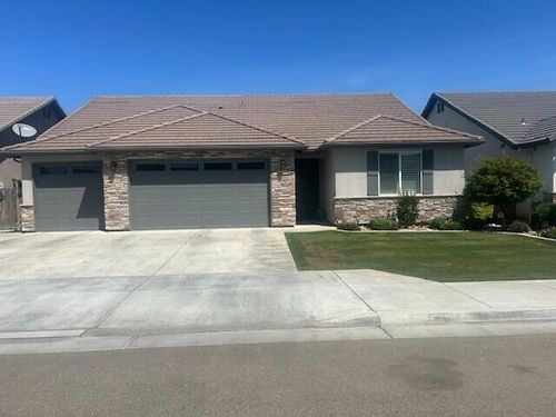 2066 Cabrillo Court, Tulare, CA, 93274 | Card Image
