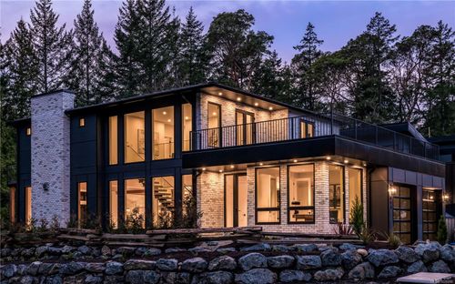 609 Medalist Ave, Victoria, BC, V9C0R7 | Card Image