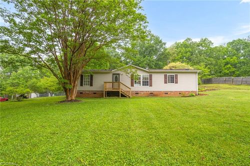 3627 Nc 772 Hwy, Walnut Cove, NC, 27052-6659 | Card Image