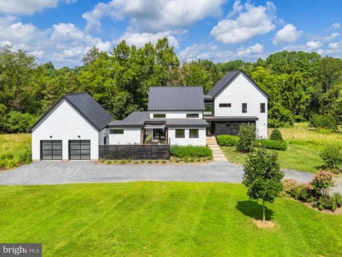 6440 John S Mosby Hwy, Middleburg, VA, 20117-5311 | Card Image