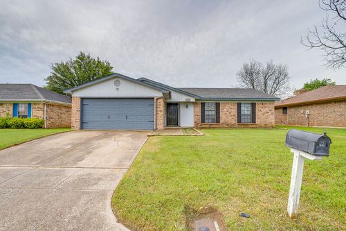 2733 Southpark Ln, Fort Worth, TX, 76133-6411 | Card Image