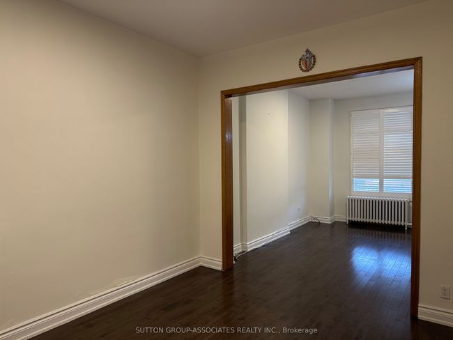 195 Montrose Ave, House attached with 3 bedrooms, 2 bathrooms and null parking in Toronto ON | Image 13
