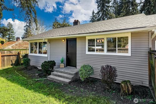 2609 Ne 145th St, Seattle, WA, 98155-7424 | Card Image