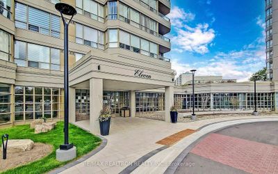 218 - 11 Townsgate Dr, Condo with 2 bedrooms, 2 bathrooms and 1 parking in Vaughan ON | Image 2