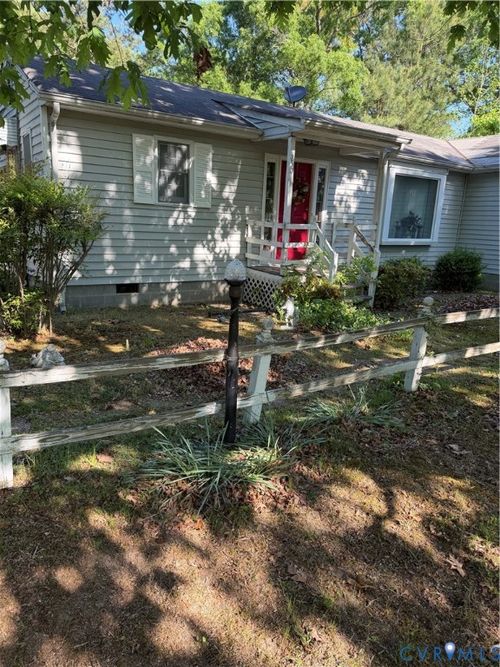 250 Locust Dr, Waverly, VA, 23890-5027 | Card Image