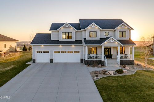 3312 Promontory Dr, Bismarck, ND, 58503-0905 | Card Image