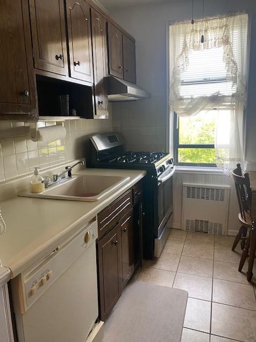 5b-325 King Street, Port Chester, N.Y., Rye Town, NY, 10573 | Card Image