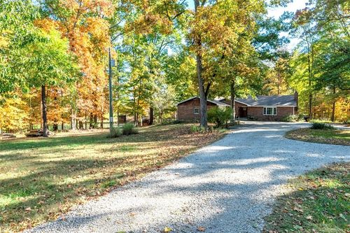 3050 Berry St, Paris, IL, 61944-6835 | Card Image