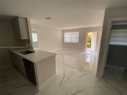 204-10425 Nw 7th St, Pembroke Pines, FL, 33026-3941 | Card Image