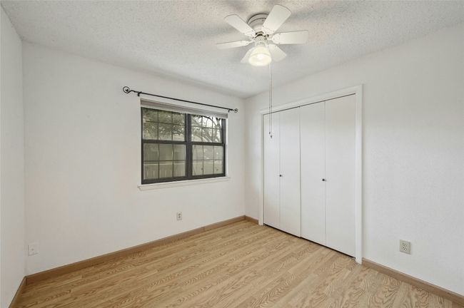 Large secondary bedroom, or office. | Image 16