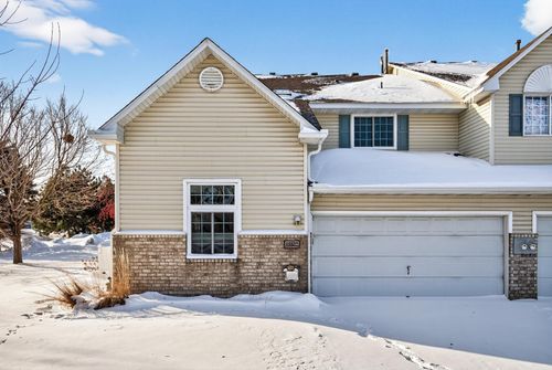 102-15522 Garnet Way, Apple Valley, MN, 55124-5157 | Card Image