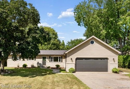 1457 Cambria Dr, Troy, MI, 48085-1249 | Card Image