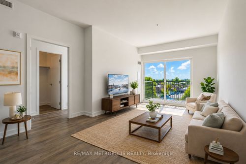 422-430 Essa Rd, Barrie, ON, L9J0M1 | Card Image