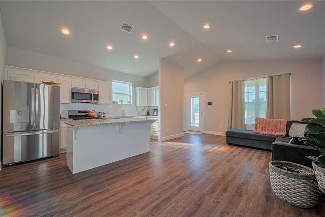 6418 Gresham St, House other with 3 bedrooms, 2 bathrooms and null parking in Wallis TX | Image 10