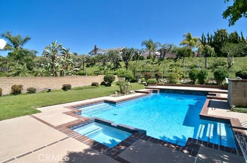 6754 E Leafwood Dr, Anaheim, CA, 92807 | Card Image