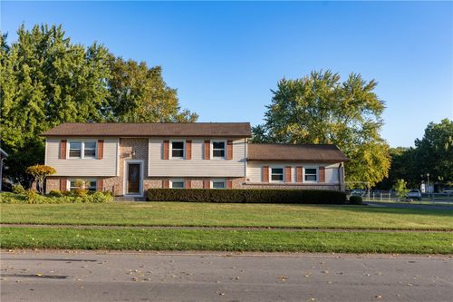67 Applegrove Dr, Greece, NY, 14612-2829 | Card Image