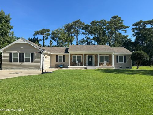 3604 Sunny Dr, Morehead City, NC, 28557-3036 | Card Image