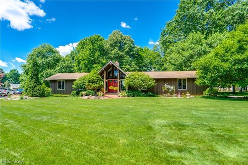 5269 Woodview Ave, Louisville, OH, 44641-8835 | Card Image