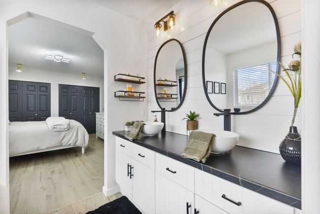 18 Mt Selkirk Place Se, House other with 5 bedrooms, 3 bathrooms and 4 parking in Calgary AB | Image 22