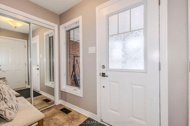 302 Song Sparrow St, House attached with 3 bedrooms, 3 bathrooms and 2 parking in Nepean ON | Image 5