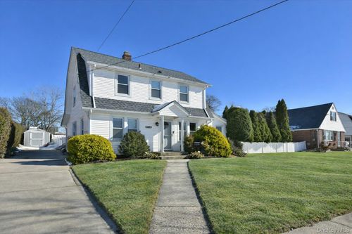 458 Pennsylvania Avenue, North Hempstead, NY, 11596 | Card Image