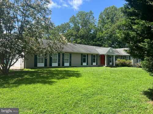 811 Cove Point Rd, LUSBY, MD, 20657-4603 | Card Image