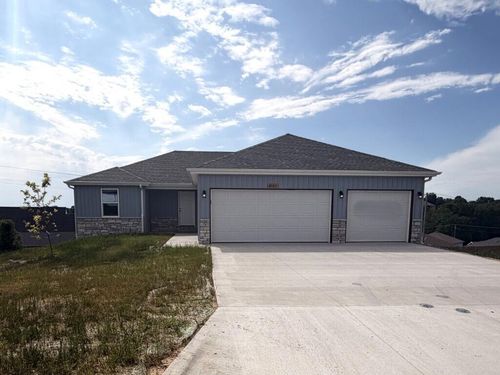 2121 N 25th St, Ozark, MO, 65721-9689 | Card Image